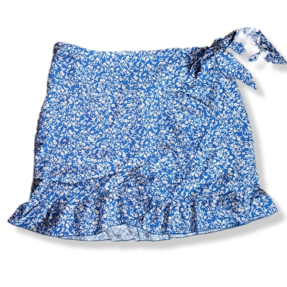Zaful Dresses & Skirts - Ruffled Short Skirt